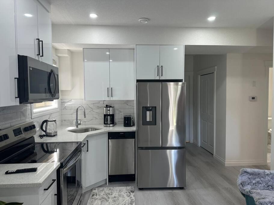 Award Winning Boho Paradise Sunlit Modern Suite YYC Eksteriør bilde