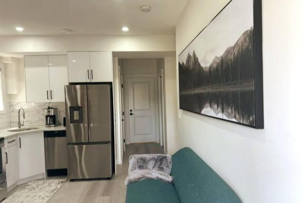 Award Winning Boho Paradise Sunlit Modern Suite YYC Eksteriør bilde